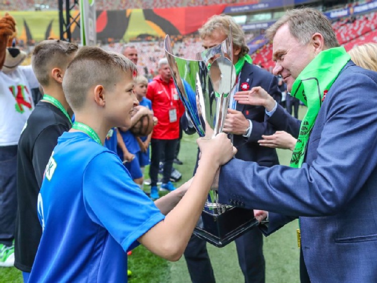 Tymbark sponsorem głównym Turnieju „Z Podwórka na Stadion o Puchar Tymbarku” przez kolejne 4 lata